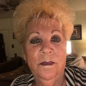 Meet your Posher, Debbie